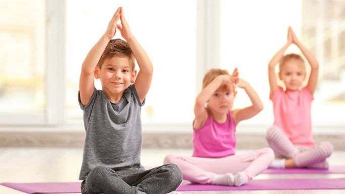 Conoce todos los beneficios que tiene practicar yoga en la vida de tu hijo