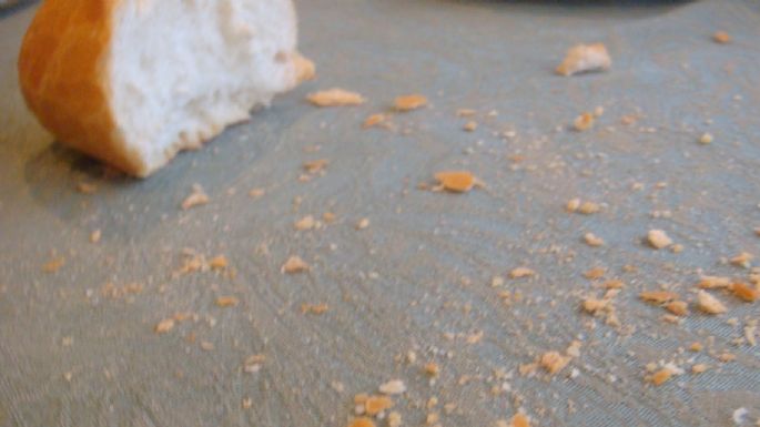 ¿Qué son las migajas de amor? Descubre cuáles son las claras señales de un 'breadcrumbing'