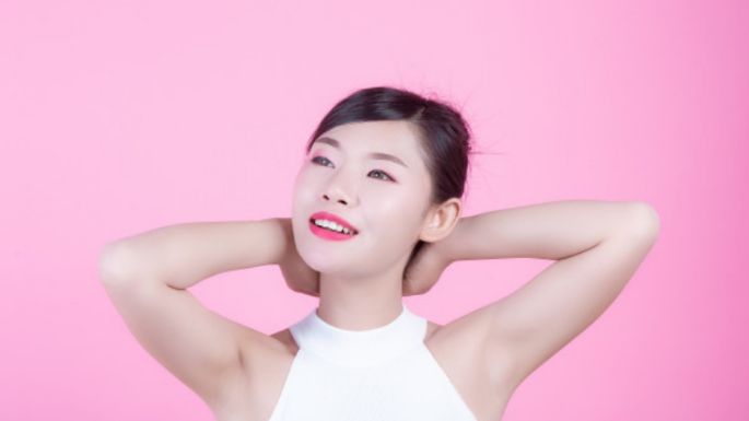 ¿Una de tus axilas tiene un olor más fuerte? Conoce las razones por las que esto sucede