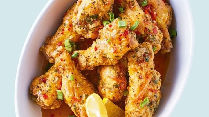 ¡Para disfrutar el futbol! Este pollo frito en salsa de cítricos es la comida que alegrará tu tarde