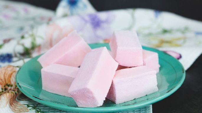 ¡Será como estar en el cielo! Esta deliciosa receta de gelatina tipo nube de fresa te encantará