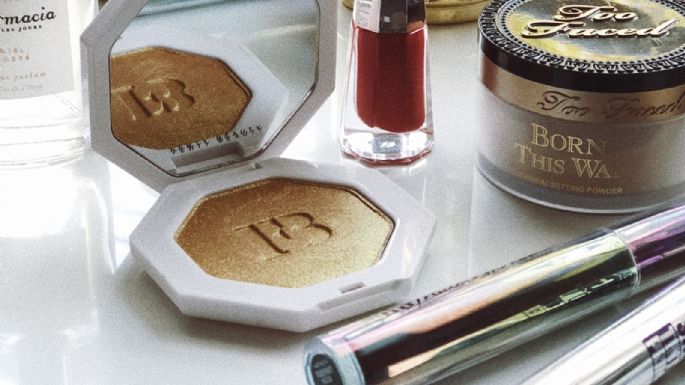 Usa el 'highlighter' como una experta: Conoce dónde aplicarlo en tu 'makeup' del día a día