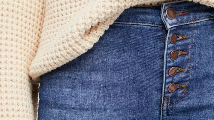 Jeans con botones: La nueva tendencia que llevaran todas las amantes de la moda en el 2021