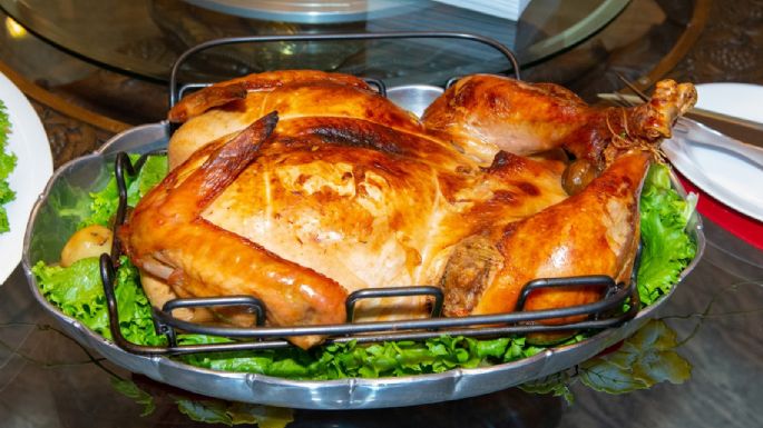 ¡Es muy fácil! Aprende a preparar el tradicional pavo relleno para esta Nochebuena