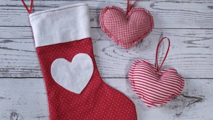 ¿Poco presupuesto para las decoraciones? Aprende a hacer tu propia bota navideña