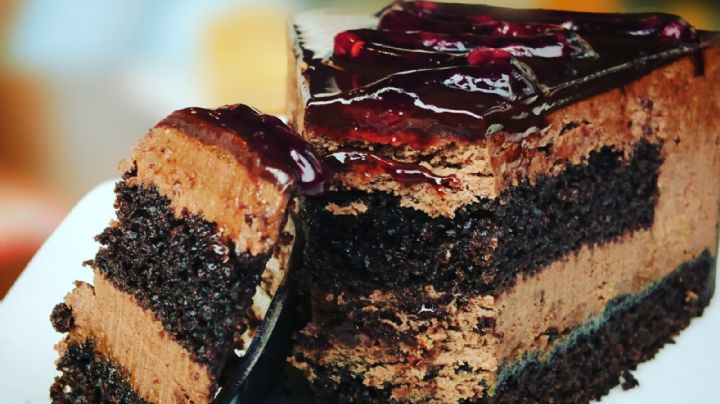 ¡Nada es un obstáculo! Prepara fácilmente este delicioso pastel imposible de choco-fresa