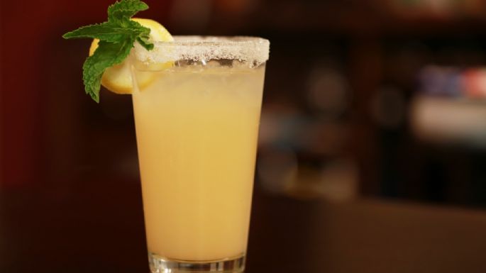 ¿Quieres una auténtica bebida? Prepara esta deliciosa receta de agua de limón sevillano