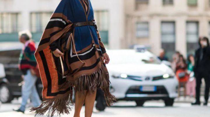 ¿Cómo llevar un poncho? Tres formas de combinarlo y tener un 'look' de 10