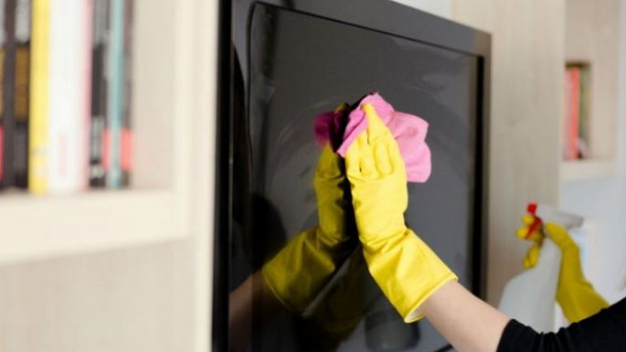 Sugerencias para la limpieza de pantallas sin morir en el intento