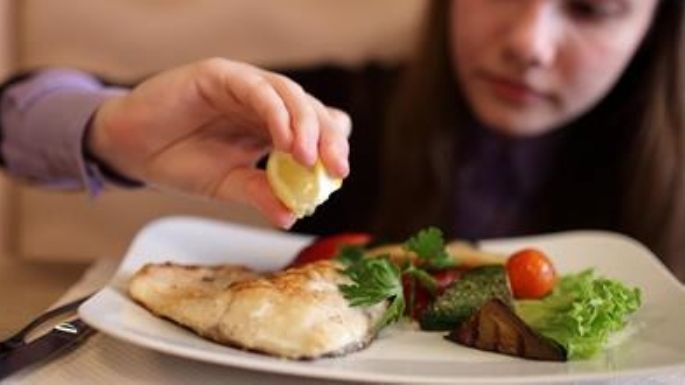 Aplica estas claves para que tus hijos coman pescado durante la Cuaresma          