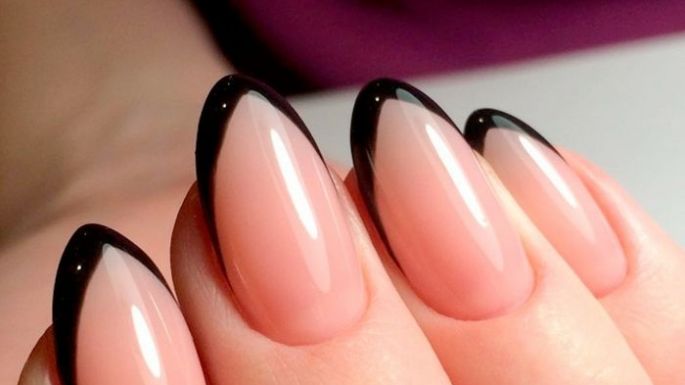 ¿Te gusta el negro? Este es el diseño de uñas perfecto para ti