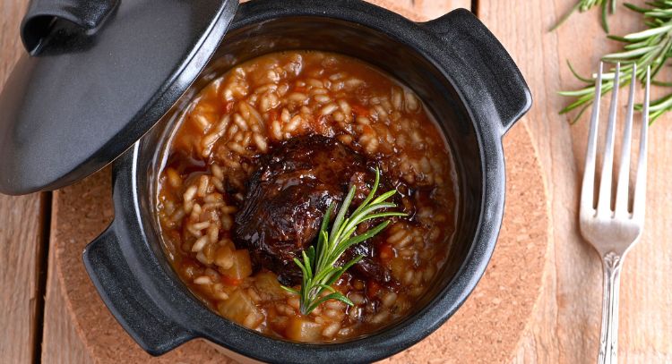 Arroz con vino tinto: Te compartimos la receta que no puede faltar en tu cocina