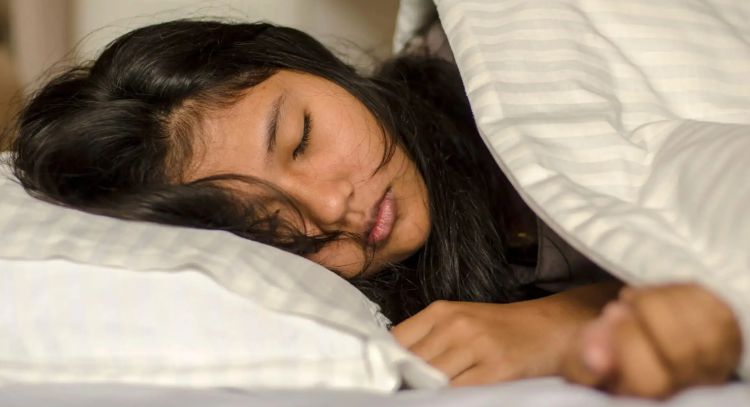 'Pies de langosta': Pon a prueba este truco que te ayuda a dormirte más rápido y profundo