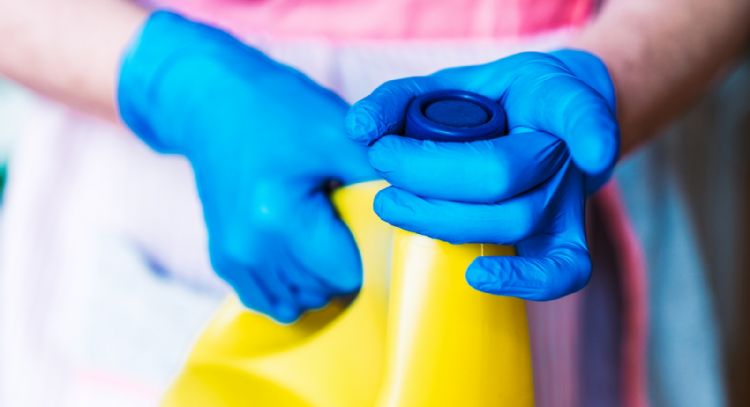 ¿Sabías que puedes verter cloro sobre tus plantas? Descubre cuál es el maravilloso resultado