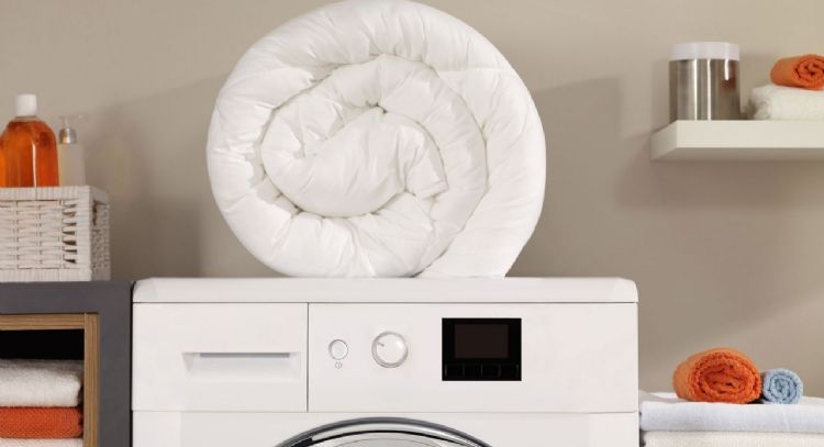 ¿Cómo lavar un edredón que no cabe en tu lavadora? Con este método lo conseguirás