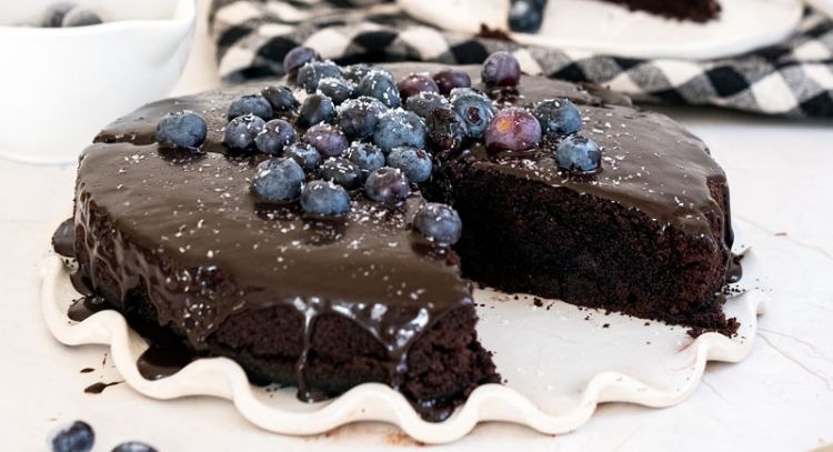 Pastel de chocolate vegano: No te quedes con las ganas y prepáralo desde casa con esta receta