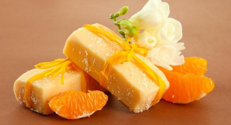 Jabón artesanal y exfoliante; sigue nuestra receta para tener una piel más sedosa y brillante